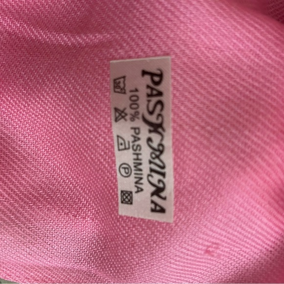 Pashmina Soft Pink Wrap - Picture 5 of 5